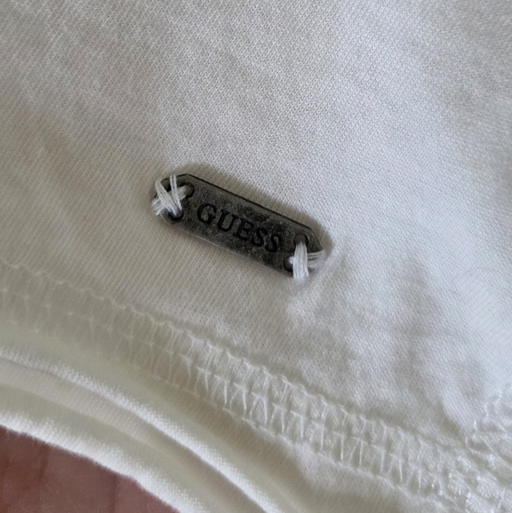 GUESS White Men's V-Neck Graphic Shirt XXL - Picture 4 of 7